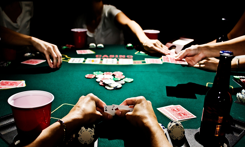 Da cosa derivano i vantaggi nel giocare in posizione a poker?