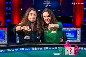 WSOP – Impresa di Igor Kurganov e Liv Boeree: i 'fidanzatini' conquistano il braccialetto del Tag Team Event da 10.000$ di buy-in! Terzo Negreanu