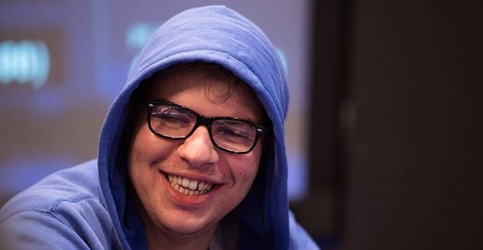 Musta vs Kurganov al WSOPE 25K high roller e un quads inconsueto  in blind war!