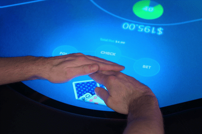 L'evoluzione del poker live: un'azienda canadese ha lanciato tavoli touchscreen dove si può giocare a hold'em e omaha senza dealer!